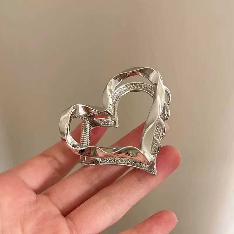 گیره کلیپس قلب دفرمه